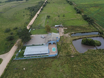 Ch�cara de 6 hectares no Povo Novo